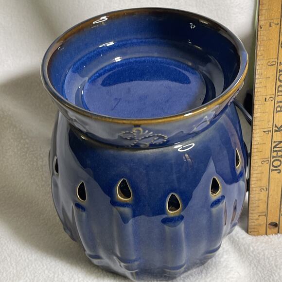 Scentsy Hanukkah Full Size Menorah Holiday Collection Warmer Blue Ceramic NIB - Picture 5 of 7